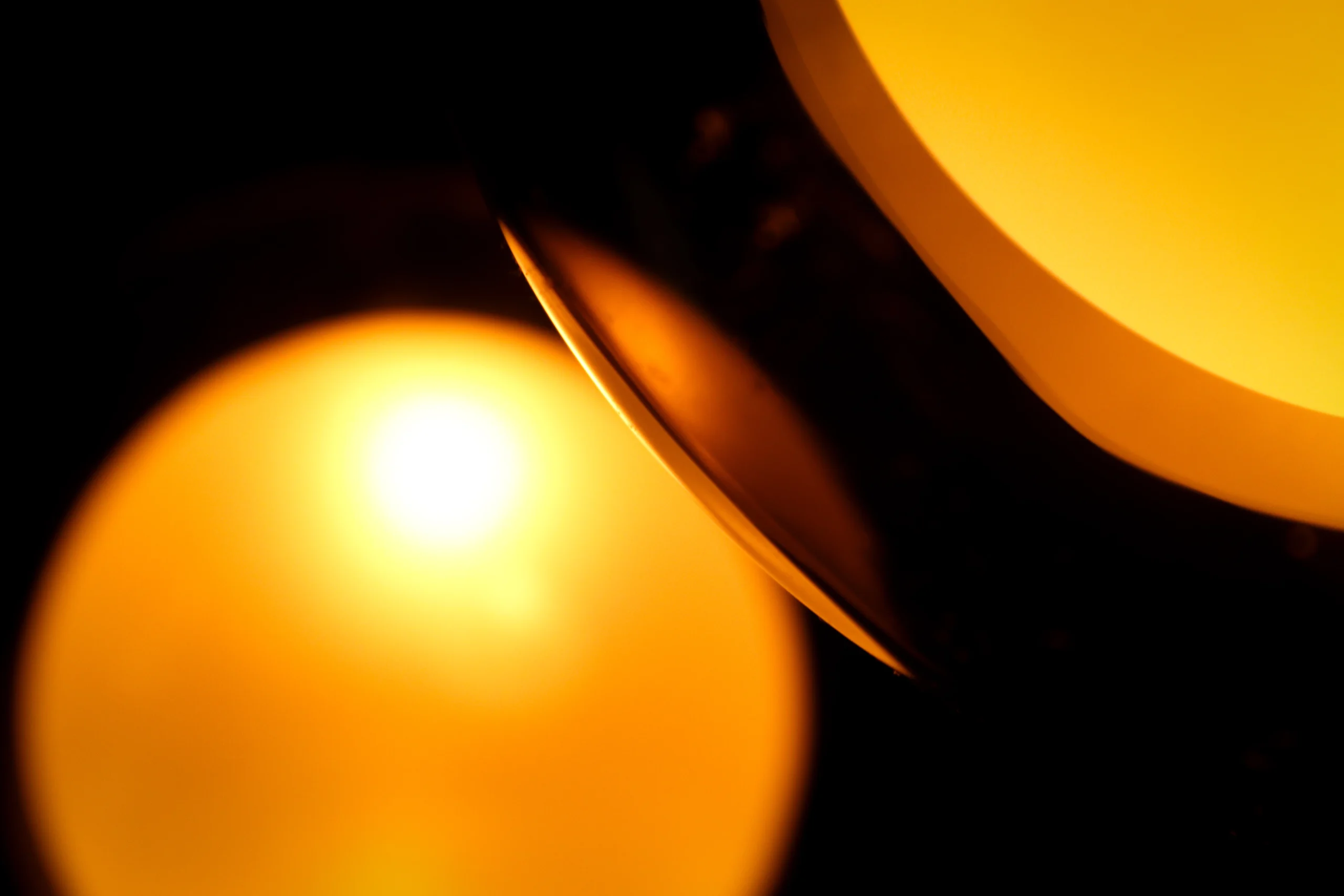 2025-light_closeup